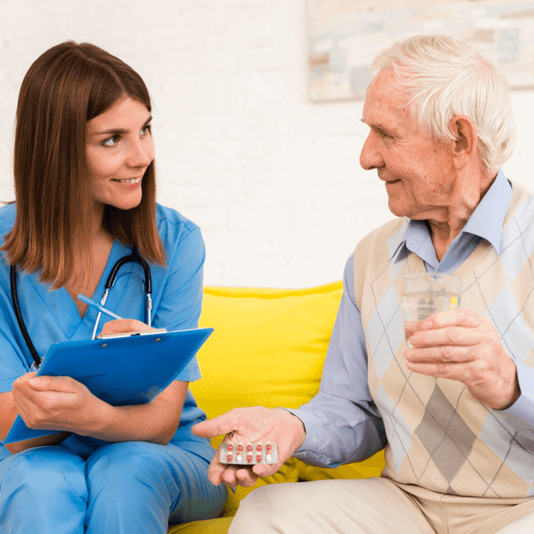 Vizita në shtëpi për të moshuarit: Rëndësia e vizitave të rregullta/rutinore